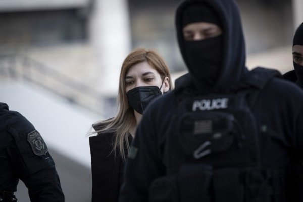 Διαγνώστηκε με καρκίνο στον λάρυγγα η Ρούλα Πισπιρίγκου – Πάσχει ήδη από Λύκο η «Μήδεια της Πάτρας»
