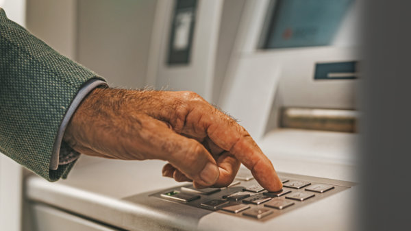 Συντάξεις Ιανουαρίου: Από τις 19 Δεκεμβρίου ξεκινά η καταβολή τους – Αναλυτικά τα ταμεία και η ημερομηνίες