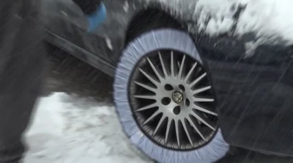 ΕΛ.ΑΣ.: Yποχρεωτικός ο εφοδιασμός των οχημάτων με αντιολισθητικές αλυσίδες