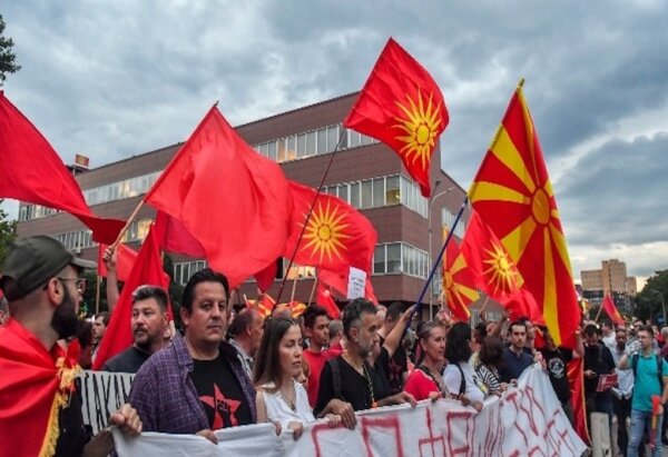 Βόρεια Μακεδονία: Το VMRO εξασφάλισε 58 εκ των 120 εδρών από τις βουλευτικές εκλογές – Τέλη Ιουνίου ο σχηματισμός κυβέρνησης