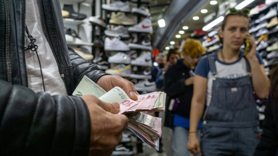 Eurostat: Στο 1,7% υποχώρησε ο πληθωρισμός στην Ελλάδα τον Οκτώβριο – Στο 2,1% στην Ευρωζώνη