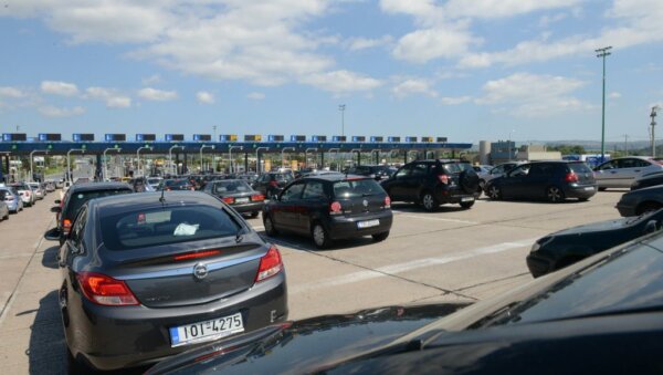 Πάσχα στη Λάρισα – κορυφώνεται η άφιξη των “Αθηναίων” – μεγάλη κίνηση σε ΚΤΕΛ, εθνική οδό και τρένο