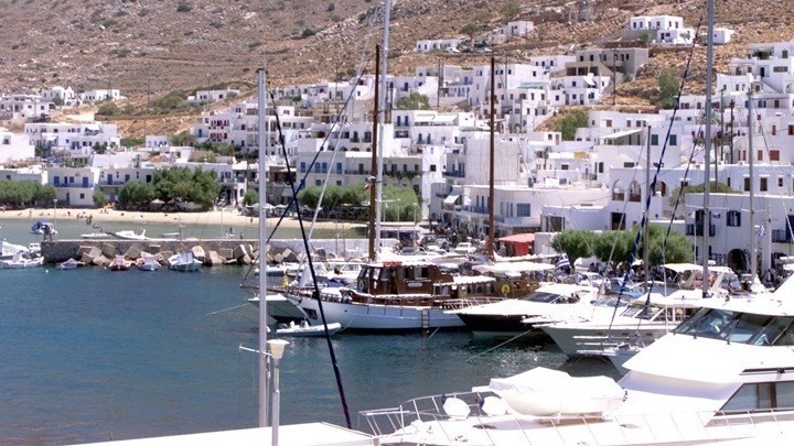 Βρετανία: Τα 5 ελληνικά νησιά, κορυφαία στον κόσμο, που είναι ιδανικά για solo ταξιδιώτες