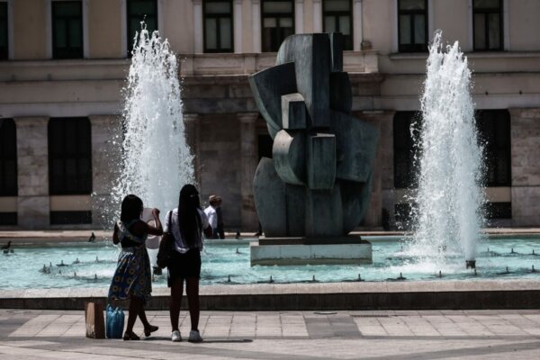 Διαδοχικοί οι καύσωνες στην Ευρώπη, όμως δεν ενθαρρύνουν την υποστήριξη δράσεων για το κλίμα
