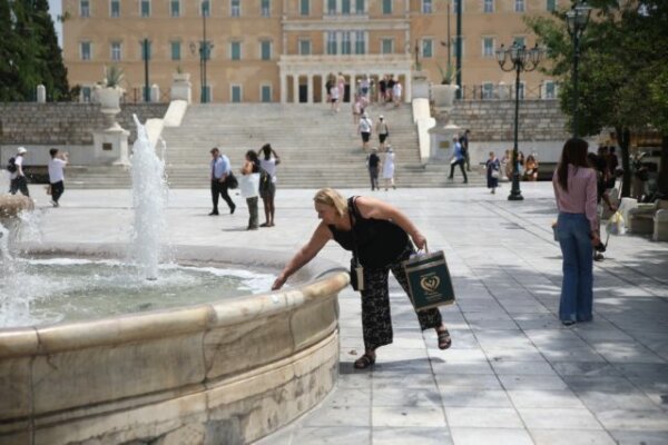 Η ζέστη δεν επηρεάζει το ίδιο άνδρες και γυναίκες: Τι δείχνουν οι μελέτες του Πανεπιστημίου Θεσσαλίας
