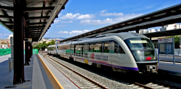 Σήμερα η 24ωρη απεργία των μηχανοδηγών σε τρένα και Προαστιακό – Ποια δρομολόγια διεξάγονται