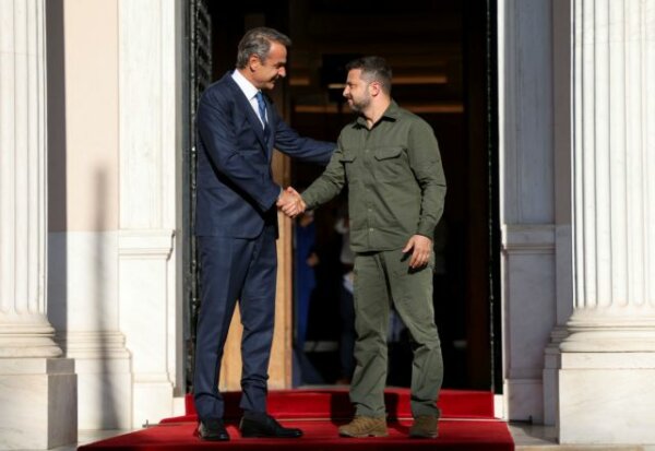 Συμφωνία για την ενέργεια με την Ελλάδα προανήγγειλε ο Ζελένσκι πριν από την άφιξή του στην Αθήνα