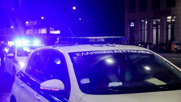 Σκηνές φαρ ουέστ στο Περιστέρι: Συνεπιβάτης μηχανής πυροβόλησε οδηγό Ι.Χ. στο Περιστέρι