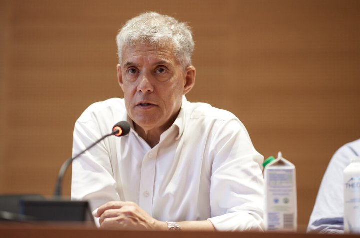 «Πονοκέφαλος»  το θέμα Αγοραστού για την κυβέρνηση