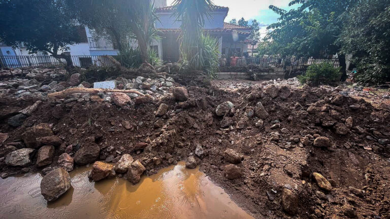 Mε σφοδρότητα έπληξε τη Δυτική Ελλάδα το νέο κύμα κακοκαιρίας