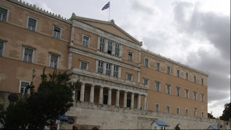 Ποιοι θα μιλήσουν, πώς θα ψηφίσουν και πότε θα βγει το αποτέλεσμα από τη ψηφοφορία επί της προτάσεως για σύσταση Προανακριτικής επιτροπή για τα Τέμπη