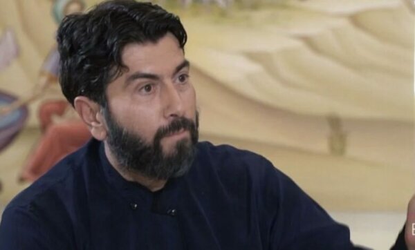 Νέες καταγγελίες για τον πατέρα Αντώνιο: «Εξαγοράζει τη σιωπή πρώην τροφίμων με 100 ευρώ»
