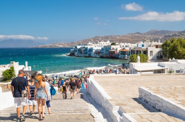 Συνεχίζεται το «Τουρισμός για Όλους 2025»: Τελευταία ευκαιρία εξαργύρωσης για την υψηλή περίοδο
