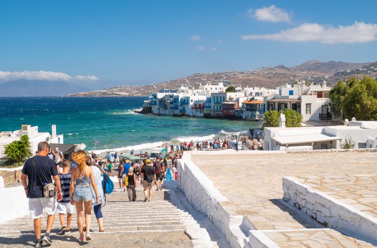 Συνεχίζεται το «Τουρισμός για Όλους 2025»: Τελευταία ευκαιρία εξαργύρωσης για την υψηλή περίοδο