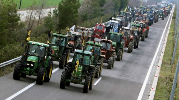 Αγρότες: Από τις 30 Νοεμβρίου τα πρώτα μπλόκα – Κινητοποιήσεις και στα λιμάνια αποφάσισαν οι σύλλογοι στη Νίκαια