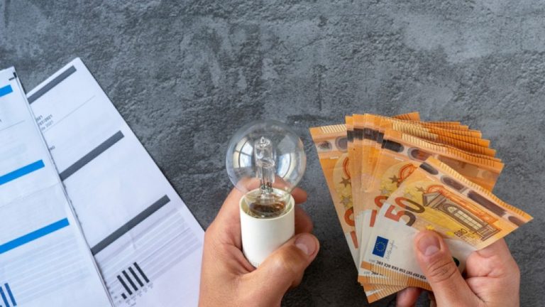 Ρεύμα: Αυξήσεις στα τιμολόγια παρά το χθεσινό ρεκόρ πτώσης στο χρηματιστήριο ενέργειας