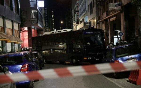 Συγγρού: Έκρηξη εμπρηστικού μηχανισμού με γκαζάκια μπροστά από παράρτημα του υπουργείου Αγροτικής Ανάπτυξης