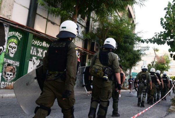 ΕΛΑΣ: 19 συλλήψεις και 200 προσαγωγές στη συγκέντρωση για τα Τέμπη στο Σύνταγμα