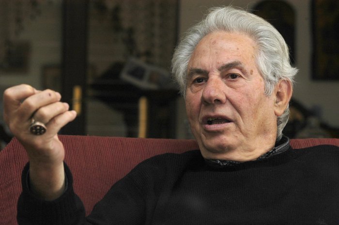 Πεθανε ο Γιώργος Μιχαλακόπουλος: Από τον ποιητή «Φανφάρα» ως τη θρυλική σειρά «Εκείνος κι Εκείνος»