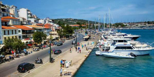 Σκιαθος: Το πρώτο νησί στην Ελλάδα με οργανωμένη στρατηγική τουρισμού για άτομα στο φάσμα του αυτισμού