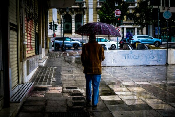 Καιρός: Νέο κύμα κακοκαιρίας την Κυριακή με ισχυρές καταιγίδες
