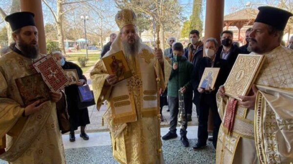Στον Μητροπολιτικό Ναό Του Τυρνάβου Ιερούργησε ο σεβασμιώτατος κ. Ιερωνυμος Την Κυριακή Της Ορθοδοξίας