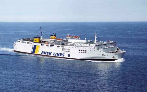 Aπαγόρευση απόπλου του πλοίου «Κρήτη ΙΙ» λόγω βλάβης – Ταλαιπωρία για 669 επιβάτες