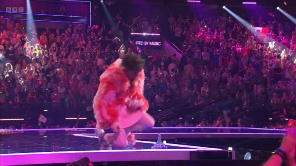 Eurovision: Έσπασε το τρόπαιο ο Ελβετός νικητής στους πανηγυρισμούς και έστειλε μήνυμα