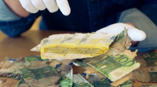 Λάρισα: Πήγε να ανταλλάξει φθαρμένα χαρτονομίσματα 40.000 ευρώ όμως κατέληξε με χειροπέδες
