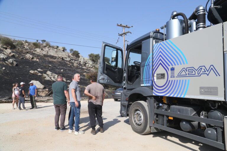 Έσπασε αγωγός της ΔΕΥΑΛ στην Ηρώων Πολυτεχνείου- μερική εκτροπή της κυκλοφορίας