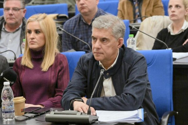 Επίθεση Αγοραστού σε Κουρέτα για τα έργα στη Θεσσαλία