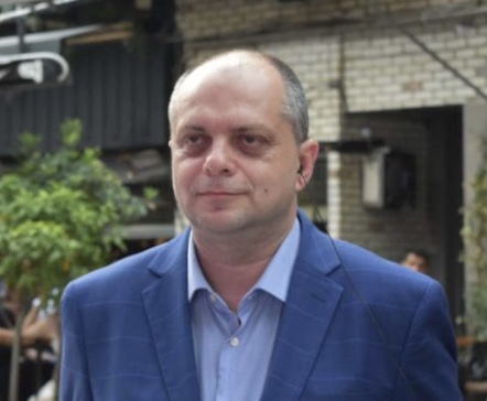Τους βανδαλισμούς στο πολιτικό γραφείο του βουλευτή Λάρισας Χρήστου Καπετάνου καταδικάζει η ΝΔ