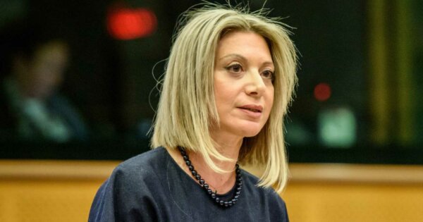 Καρυστιανού: Δόλιο χτύπημα της κυβέρνησης – Έφοδος του ΣΔΟΕ στα γραφεία του Συλλόγου Θυμάτων Τεμπών