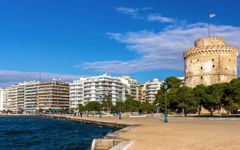 Καιρός: Ενίσχυση των βοριάδων, τοπικές μπόρες και υποχώρηση της θερμοκρασίας
