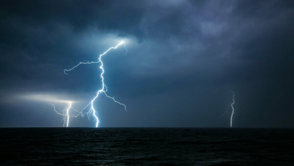 Καιρός: 48ωρο με βροχές, μπουρίνια ακόμη και χιόνια στα ορεινά