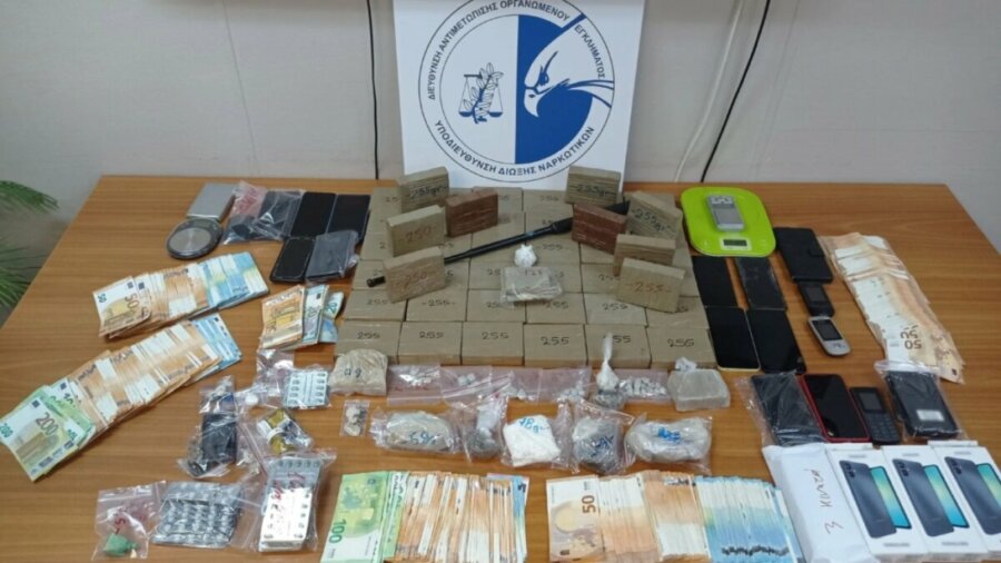 «Ξήλωσαν» κύκλωμα ναρκωτικών στη Μύκονο: «Ροζ κοκαΐνη», ecstasy και όπλα – Πώς δρούσε η οργάνωση