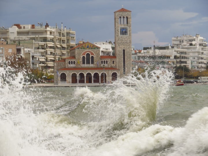 Καιρός: Αισθητή πτώση της θερμοκρασίας, όμως με θυελλώδεις βοριάδες