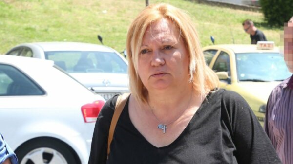 Στο νοσοκομείο η Καίτη Φίνου: Οι πόνοι είναι φρικτοί, λέει