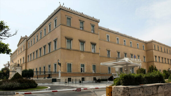 Τι τρώνε και τι πίνουν οι βουλευτές: «Πρωταθλητές» στην κατανάλωση εσπρέσο και χοιρινή μπριζόλα – Χαμηλή ζήτηση για ελληνικό και φραπέ