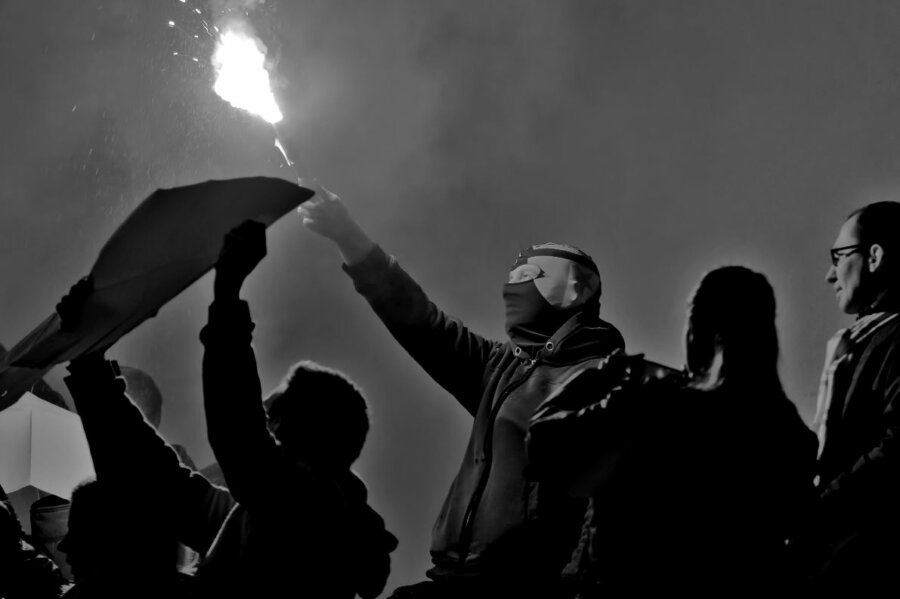 Ανατριχιάζουν οι καταθέσεις των μικρών κοριτσιών για τον αστυνομικό της Βουλής – «Μας κλωτσούσε, μας τραβούσε από τα μαλλιά»