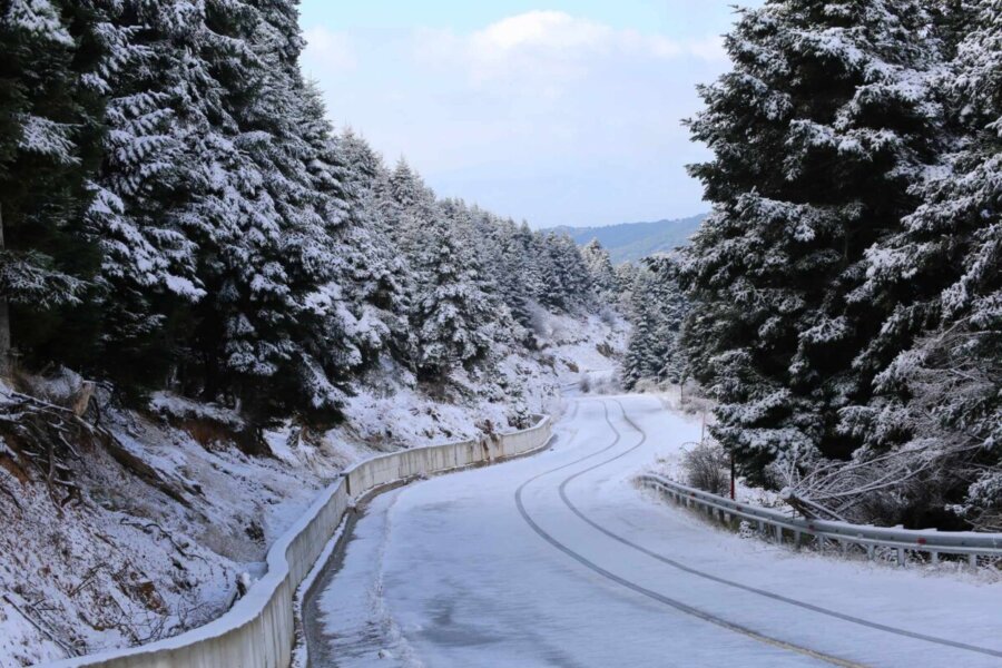Δριμύ ψύχος σε όλη τη χώρα – Ισχυρός παγετός στα βόρεια, έντονα φαινόμενα Τρίτη και Τετάρτη