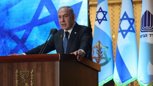 Ο Νετανιάχου δηλώνει ότι το Ισραήλ επιτέθηκε σε εργοστάσια πετροχημικών του Ιράν – «Συνεχίζουμε να συντρίβουμε το τρομοκρατικό καθεστώς»