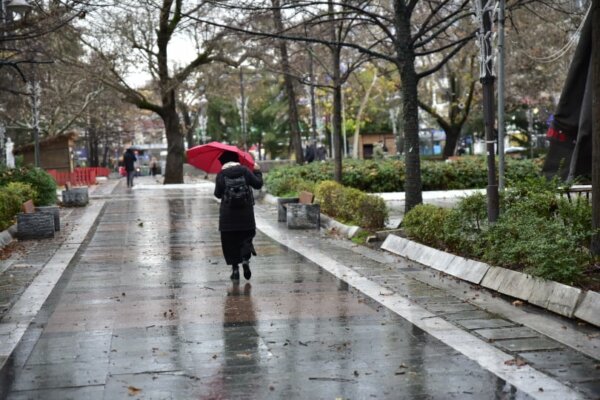 Kαιρός: Έρχεται νέο κύμα με βροχές και καταιγίδες