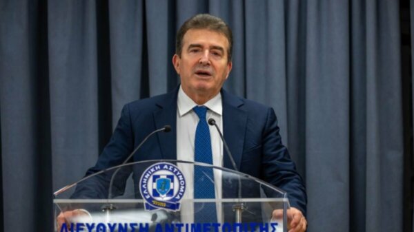 Χρυσοχοΐδης: Έρχεται νομοθεσία για τα ηλεκτρικά πατίνια – «Προσωπικά θα ήθελα να απαγορευτούν»