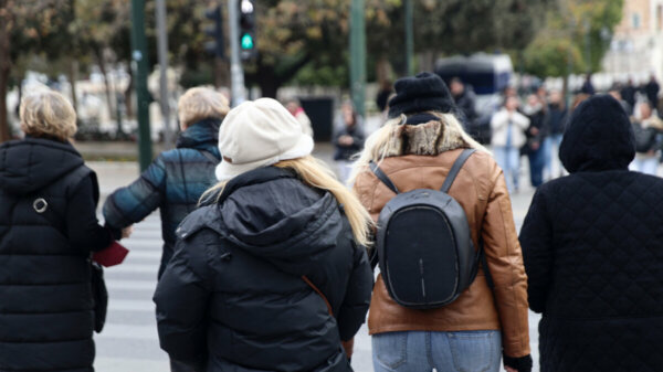 Καιρός: Ήπιος με τοπικές βροχές – Σταδιακή μεταβολή και πιο οργανωμένο σύστημα από τη Δευτέρα