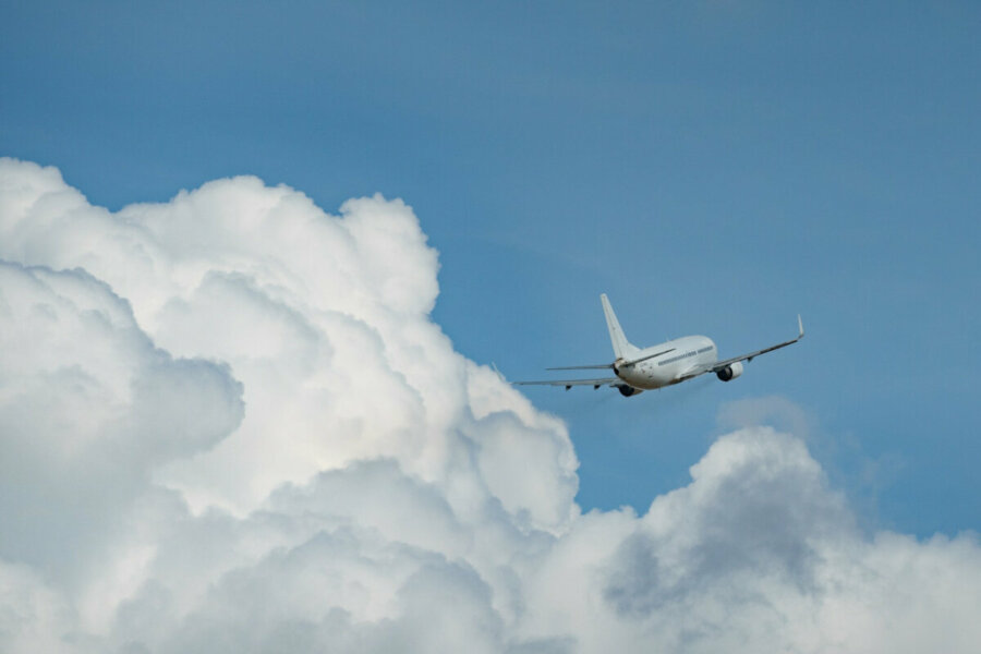 Χάος σε πτήση της Ryanair μετά από καβγά – Όλα ξεκίνησαν από… κλάμα μωρού