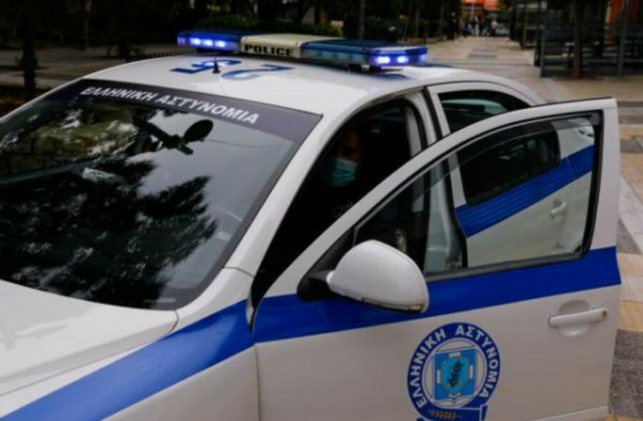 Καλλιεργούσαν χασίς στο σπίτι – 38 δενδρίλια σε γλάστρες στην αυλή