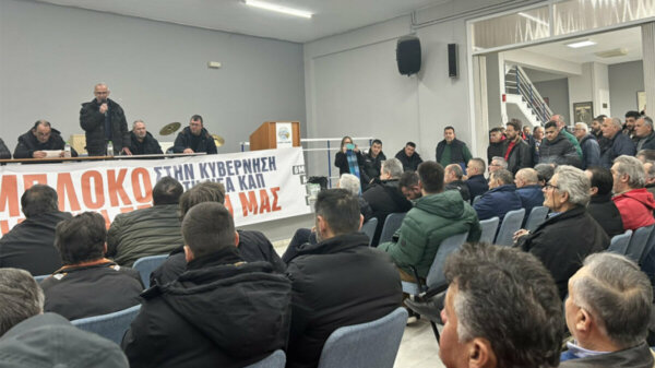 Πανελλαδικό 48ωρο μπλόκο μετά τα Θεοφάνια προτείνουν οι αγρότες της Νίκαιας, κρίσιμη η αυριανή σύσκεψη στα Μάλγαρα