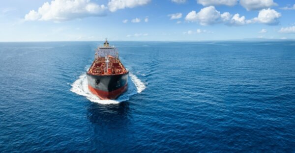 Επίθεση από 15 σκάφη σε πλοίο ανοικτά της Υεμένης