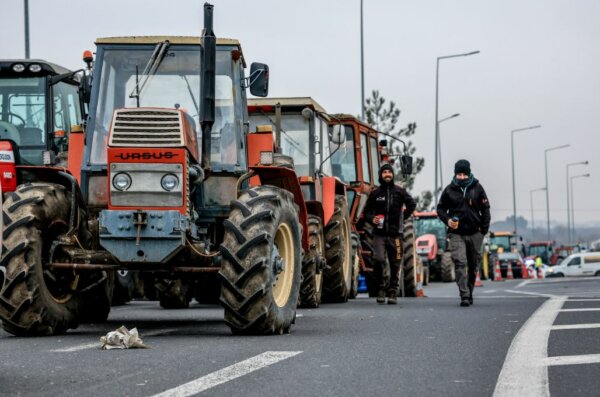 Τρία μεγάλα αγροτικά μέτωπα στη Θεσσαλία: Ενισχύεται διαρκώς το μπλόκο της Καρδίτσας – Ανοιχτός ο Προμαχώνας
